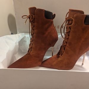 Good American Tobacco Suede Lace Up Booties NWT